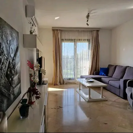Petunia Apartment Marbella